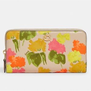 Coach Accordion Zip Wallet With Floral Print 🧡💛💚